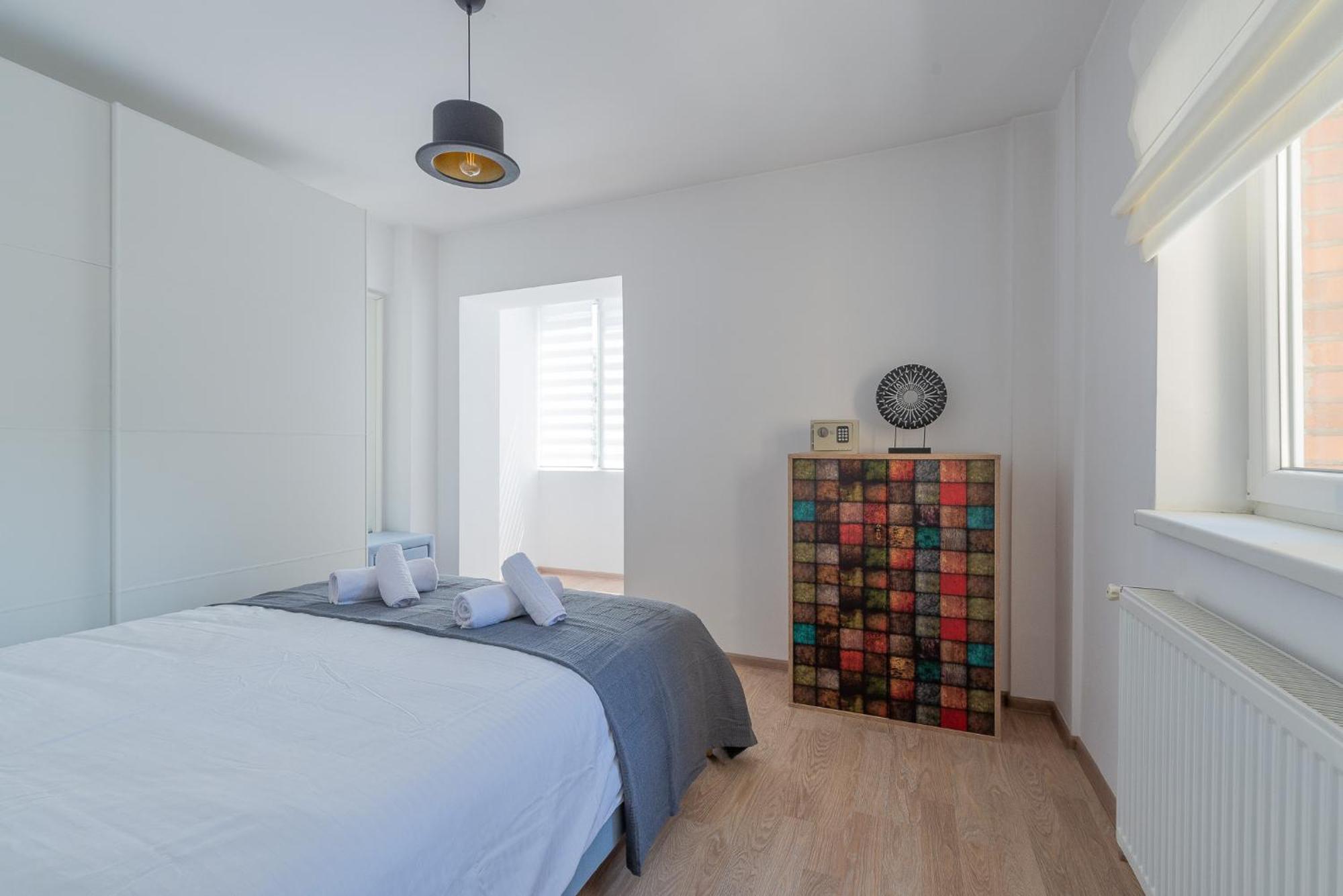City Center-Cozy One Bedroom Apartment Bucarest Esterno foto