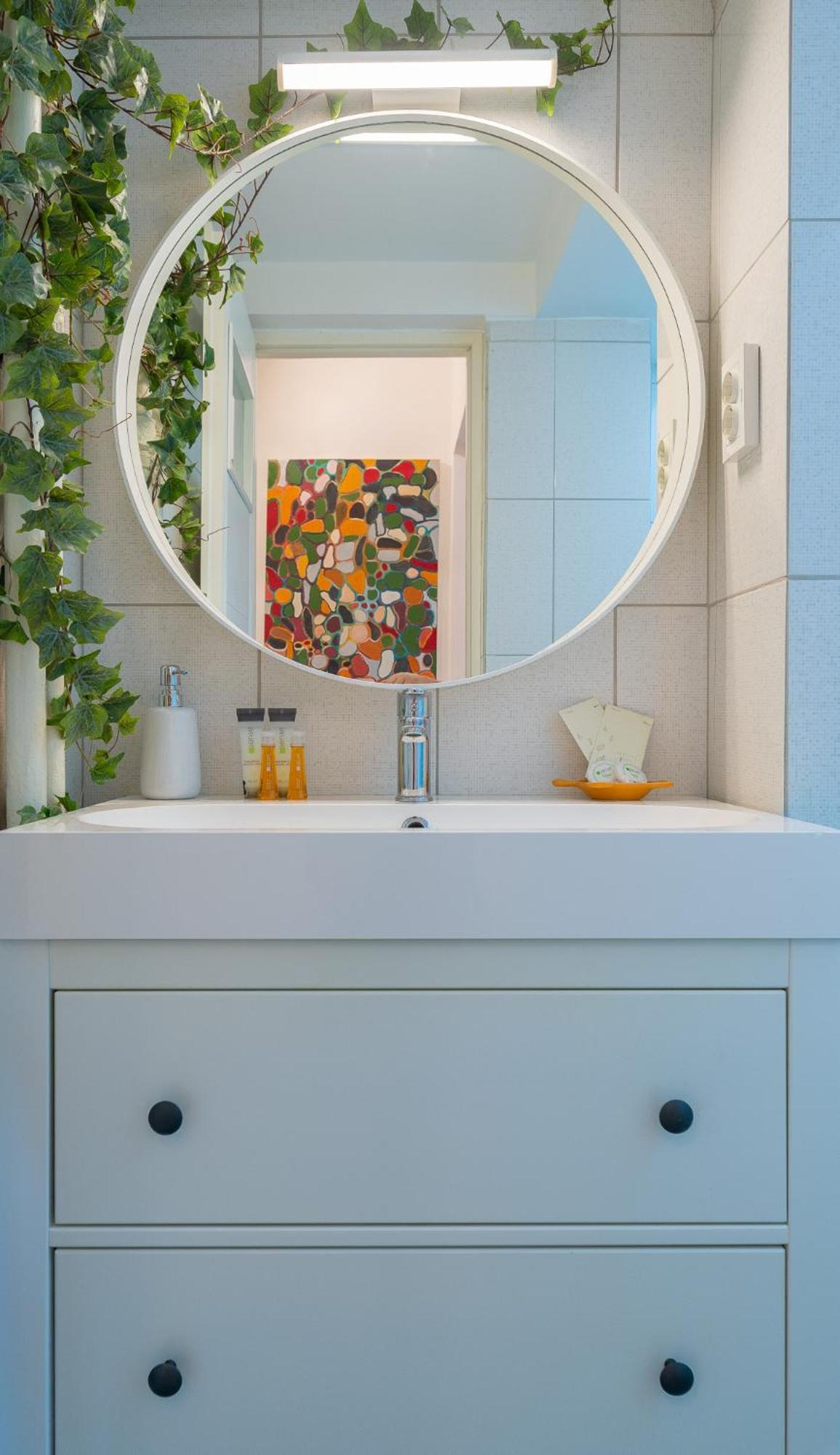 City Center-Cozy One Bedroom Apartment Bucarest Esterno foto