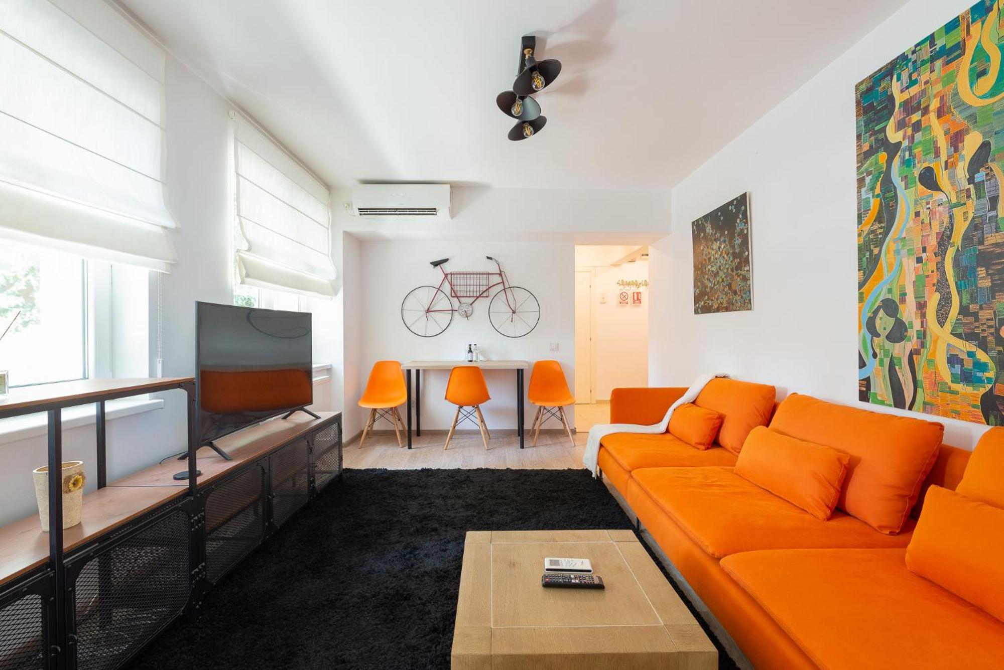 City Center-Cozy One Bedroom Apartment Bucarest Esterno foto